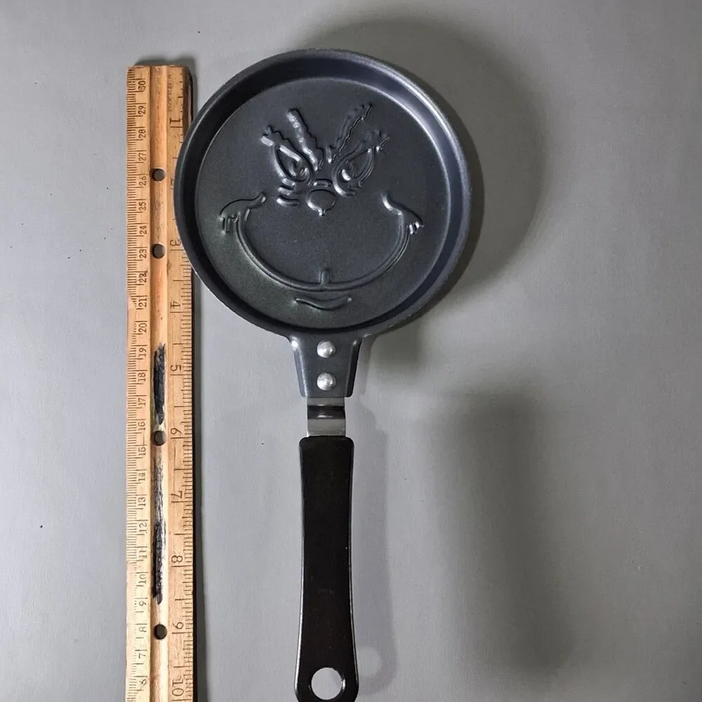 Dr. Seuss The Grinch Who Stole Christmas Mini Pancake Pan 4.5